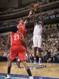 Houston Rockets v Dallas Mavericks: Brad Miller and Brendan Haywood Photographic Print by Danny Bollinger