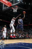 Charlotte Bobcats v Atlanta Hawks: Tyrus Thomas and Josh Smith Fotografisk tryk af Scott Cunningham
