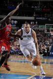 Chicago Bulls v Dallas Mavericks: Dirk Nowitzki and Luol Deng Photographic Print by Glenn James