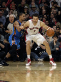 Oklahoma City Thunder v Toronto Raptors: Andrea Bargnani and Thabo Sefolosha Photographie par Ron Turenne