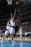 Utah Jazz v Dallas Mavericks: Al Jefferson and Tyson Chandler Photographie par Danny Bollinger