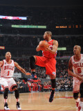 Los Angeles Clippers v Chicago Bulls: Eric Gordon, Derrick Rose and Keith Bogans Photographic Print by Randy Belice