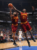 Cleveland Cavaliers  v Orlando Magic: Joey Graham and J.J. Hickson Photographic Print by Fernando Medina