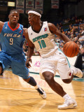 Tulsa 66ers v Sioux Falls Skyforce: Jonny Flynn and Tweety Carter Photographic Print by Dave Eggen
