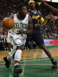 Denver Nuggets v Boston Celtics: Nate Robinson and Al Harrington Photographic Print by Elsa .