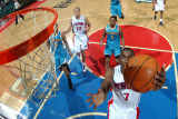 New Orleans Hornets v Detroit Pistons: Ben Gordon, Marcus Thornton and Tayshaun Prince Fotografisk tryk af Allen Einstein