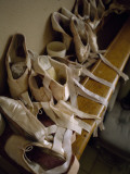 Ballet Slippers Impressão fotográfica por Jodi Cobb Ballet Slippers Impressão fotográfica por Jodi Cobb