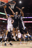 Memphis Grizzlies v Phoenix Suns: Goran Dragic, Greivis Vasquez and Rudy Gay Photographic Print by Christian 