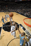New Orleans Hornets v San Antonio Spurs: Tony Parker and Chris Paul Fotografisk tryk af D. Clarke Evans New Orleans Hornets v San Antonio Spurs: Tony Parker and Chris Paul Fotografisk tryk af D. Clarke Evans