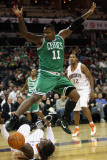 Boston Celtics v Charlotte Bobcats: Glen Davis and Gerald Wallace Photographie par Streeter 