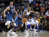 Minnesota Timberwolves v Golden State Warriors: Jonny Flynn and Acie Law Photographic Print by Ezra Shaw