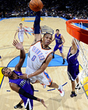 Sacramento Kings v Oklahoma City Thunder: Russell Westbrook and Donte Greene Photographie par Larry W. Smith