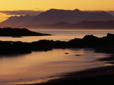 Sunset on the Mountains and Water at Long Beach on Vancouver Island Photographie par Raymond Gehman