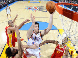 Houston Rockets v Oklahoma City Thunder: Nick Collison Photographic Print by Larry W. Smith