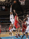 Houston Rockets v Dallas Mavericks: Shawn Marion and Brad Miller Photographic Print by Danny Bollinger