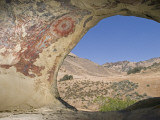 Abstract Chumash Pictographs Above a Cave Entrance Fotografie-Druck von Rich Reid