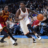 Cleveland Cavaliers  v Oklahoma City Thunder: Royal Ivey and Manny Harris Photographic Print by Layne Murdoch