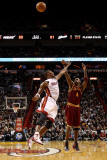 Cleveland Cavaliers  v Miami Heat: Antawn Jamison and Chris Bosh Photographic Print by Mike Ehrmann