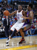 Phoenix Suns v Oklahoma City Thunder: Kevin Durant and Josh Childress Lámina fotográfica por Layne Murdoch