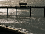 A Pier in Gulf Shores, Alabama Photographie par Jodi Cobb