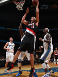 Portland Trail Blazers v Washington Wizards: Joel Przybilla and Gilbert Arenas Fotografisk tryk af Ned Dishman