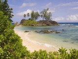 A Beach on Mahe Island Photographie par Alison Wright