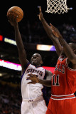 Chicago Bulls v Phoenix Suns: Jason Richardson and Ronnie Brewer Lámina fotográfica por Christian Petersen