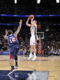 Atlanta Hawks v New Jersey Nets: Troy Murphy and Josh Powell Photographic Print by David Dow