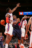 Atlanta Hawks v New York Knicks: Amar'e Stoudemire, Joe Johnson and Toney Douglas Photographie par Jeyhoun Allebaugh