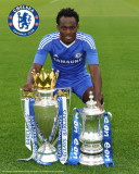 Chelsea_Essien-with Trophies Foto