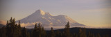 Snowcapped Mountain at Dusk, Mt. Shasta, California, USA Vinilos decorativos por Panoramic Images Snowcapped Mountain at Dusk, Mt. Shasta, California, USA Vinilos decorativos por Panoramic Images