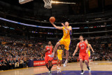 Atlanta Hawks v Los Angeles Lakers, Los Angeles, CA - February 22: Steve Blake Photographic Print by Andrew Bernstein
