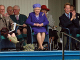 BRAEMAR ROYAL HIGHLAND GATHERING 2005, THE DUKE OF EDINBURGH, THE QUEEN & PRINCE WILLIAM ENJOY THE  Photographie