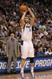 Utah Jazz v Dallas Mavericks, Dallas, TX - February 23: Peja Stojakovic Photographic Print by Ronald Martinez