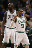 Phoenix Suns v Boston Celtics, Boston, MA - March 02: Rajon Rondo and Kevin Garnett Photographic Print by Elsa 