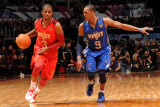 2011 NBA All Star Game, Los Angeles, CA - February 20: Chris Paul and Rajon Rando Fotografisk tryk af Noah Graham 2011 NBA All Star Game, Los Angeles, CA - February 20: Chris Paul and Rajon Rando Fotografisk tryk af Noah Graham