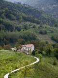 Farmhouse and Countryside Near Besalu Photographie par Dennis Johnson