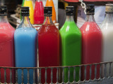 Colourful Juice Bottles, Chowpatty Beach Fotografie-Druck von Christer Fredriksson