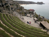 The Cliffside Minack Theatre Lámina fotográfica por Doug McKinlay The Cliffside Minack Theatre Lámina fotográfica por Doug McKinlay