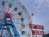 Historic Wonder Wheel Fairground, Coney Island Photographie par Christopher Groenhout