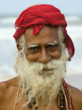 Portrait of Old Man with Beard by the Ocean Photographie par Keren Su
