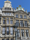Lamp Post before Ornate Facades of Historic Guildhalls on Grand Place Photographie par Craig Pershouse
