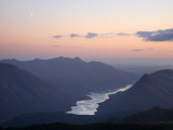 Moon over Loch Etive Lámina fotográfica por Feargus Cooney Moon over Loch Etive Lámina fotográfica por Feargus Cooney