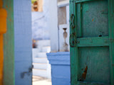 Green Door and Blue Walls Photographie par Huw Jones