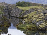 Oxara River and Volcanic Landscape, Pingvellir National Park Photographie par Holger Leue
