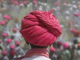 Man in Turban at Kithalai Fair, Narlai Photographie par Keren Su