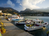 Boats Moored in Plakias Harbour Photographie par Gareth McCormack