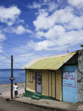 Gerrit's Barber Shop on Waterfront Lámina fotográfica por Angus Oborn Gerrit's Barber Shop on Waterfront Lámina fotográfica por Angus Oborn