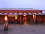 Exterior of Prairie Hotel, Flinders Ranges Fotografisk tryk af Michael Gebicki