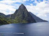 The Pitons on Southwestern Coast Photographie par Angus Oborn